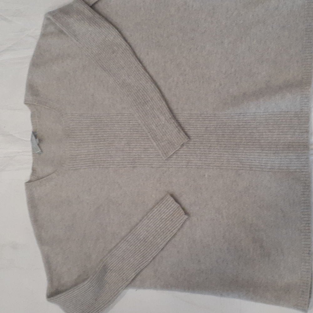 Casmear  sweater size…L - Picture 12 of 15